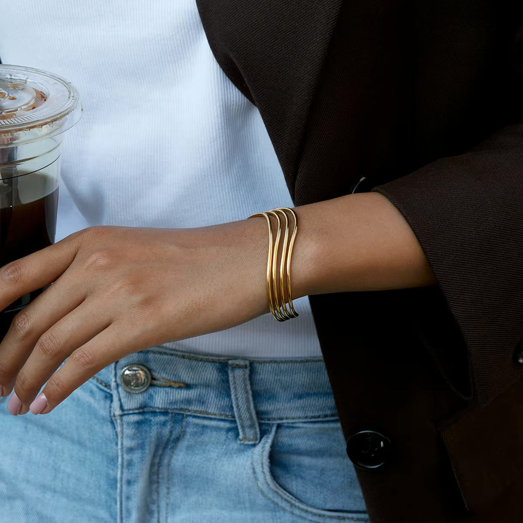 Velisse Wave Bangle