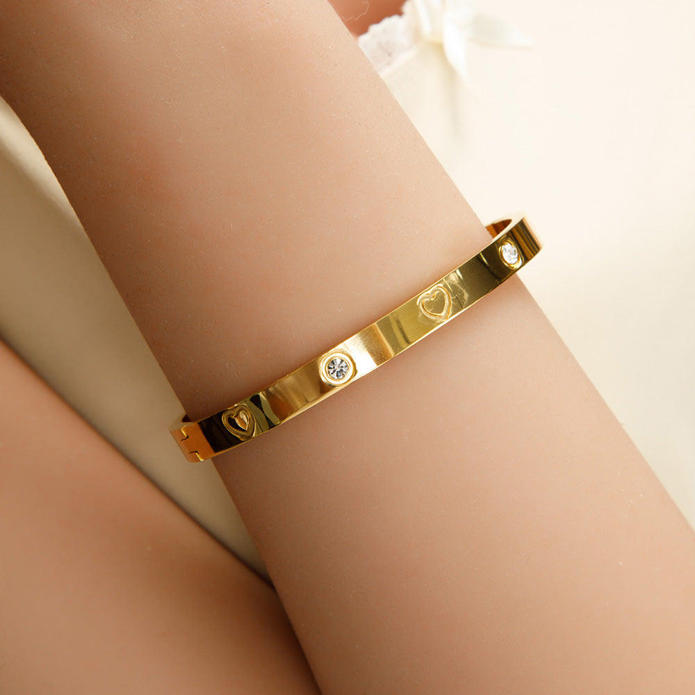 Alora Heart Bangle