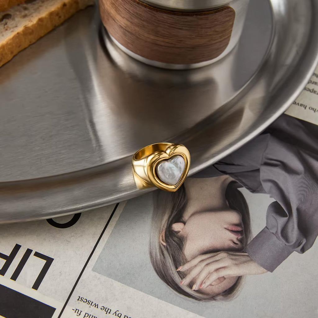 Amora Heart Ring