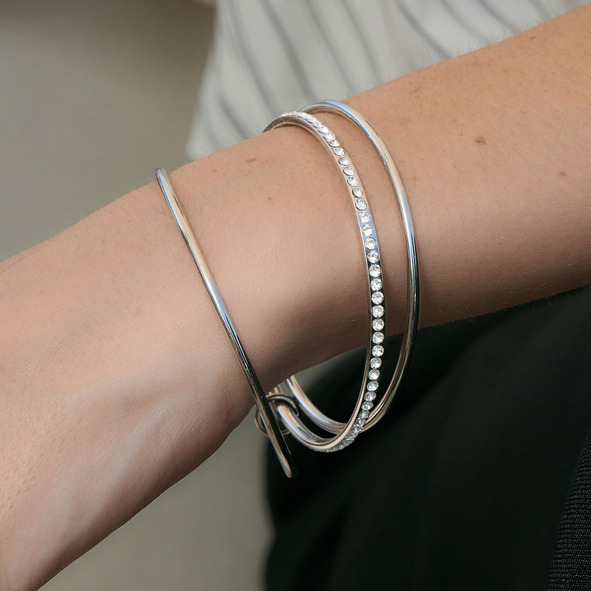 Veloura Bangle – Silver