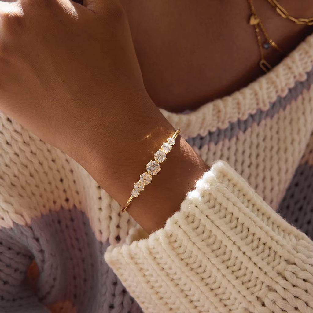 Estelle Bangle