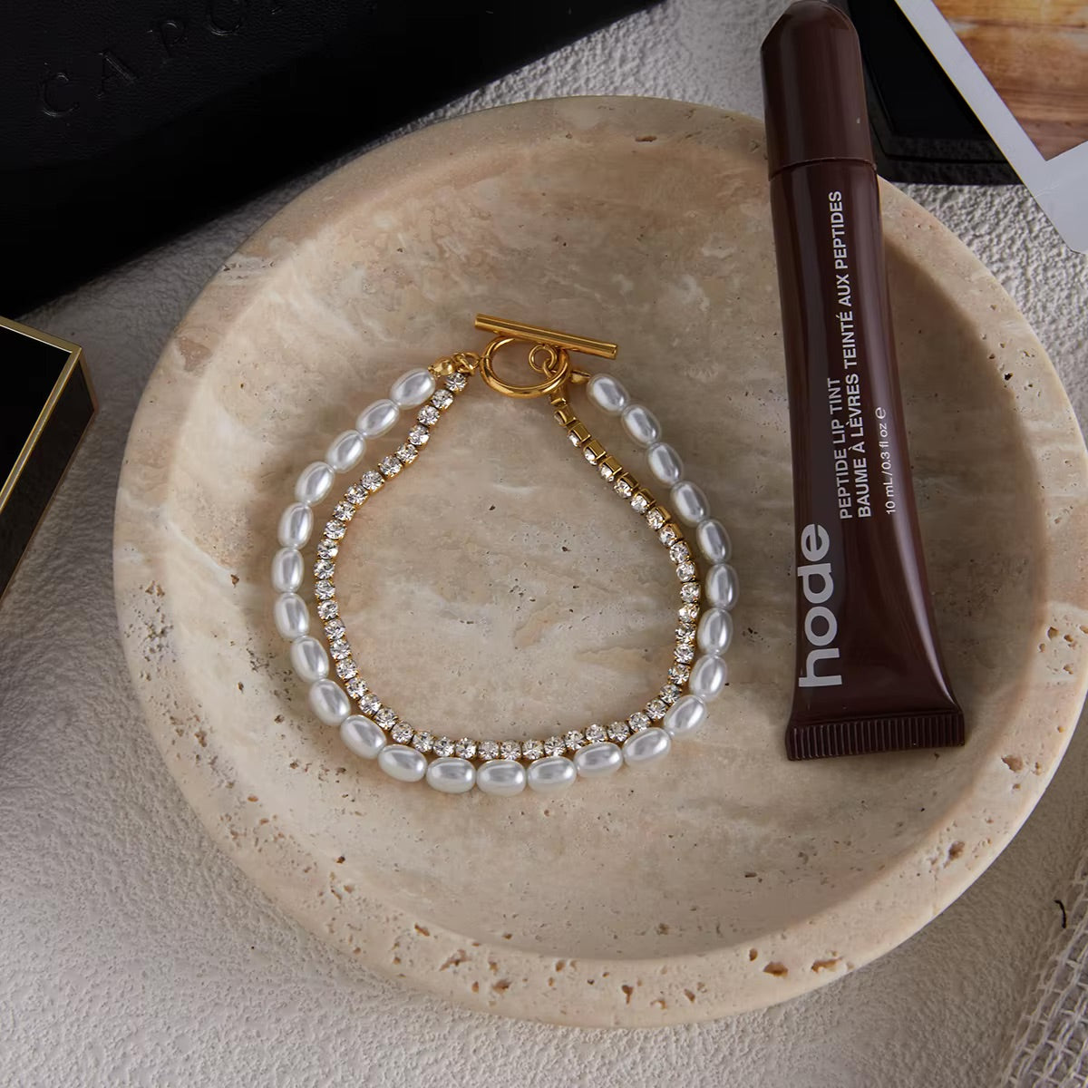 Célina Pearl Toggle Bracelet