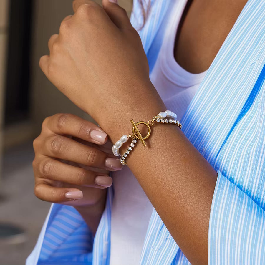 Célina Pearl Toggle Bracelet