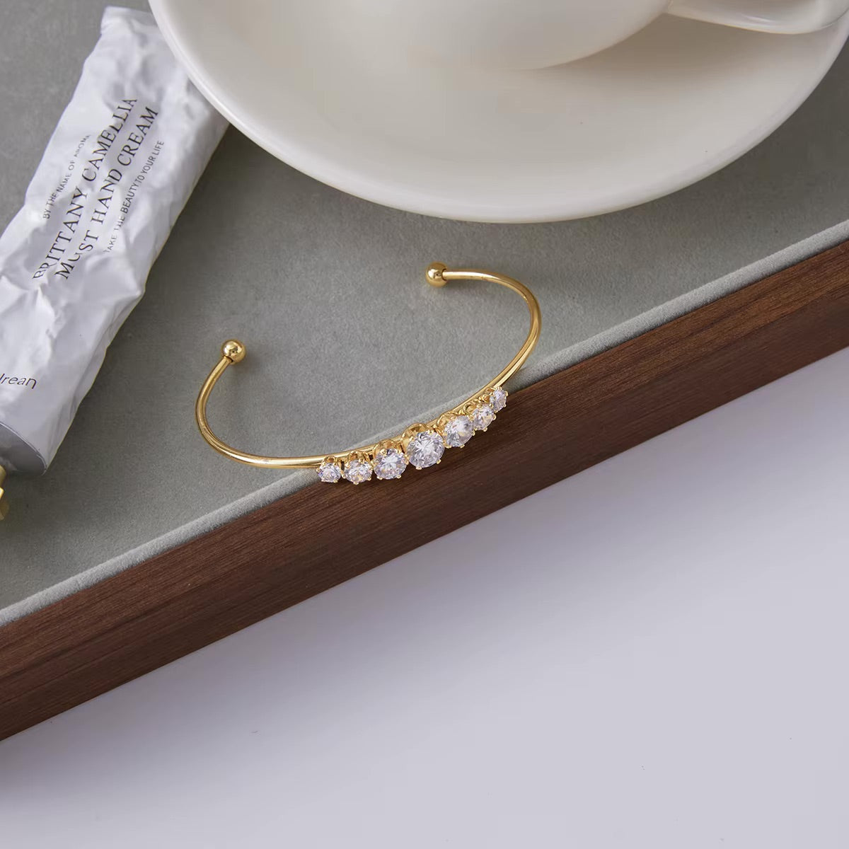 Estelle Bangle