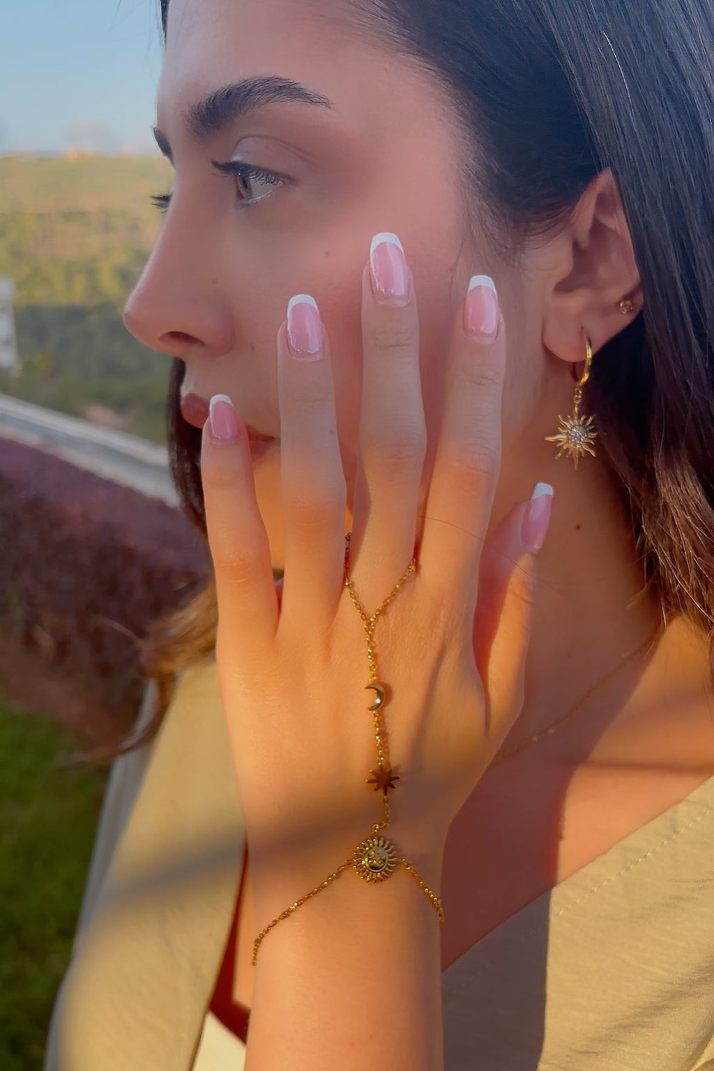 Soluné Hand Chain Bracelet