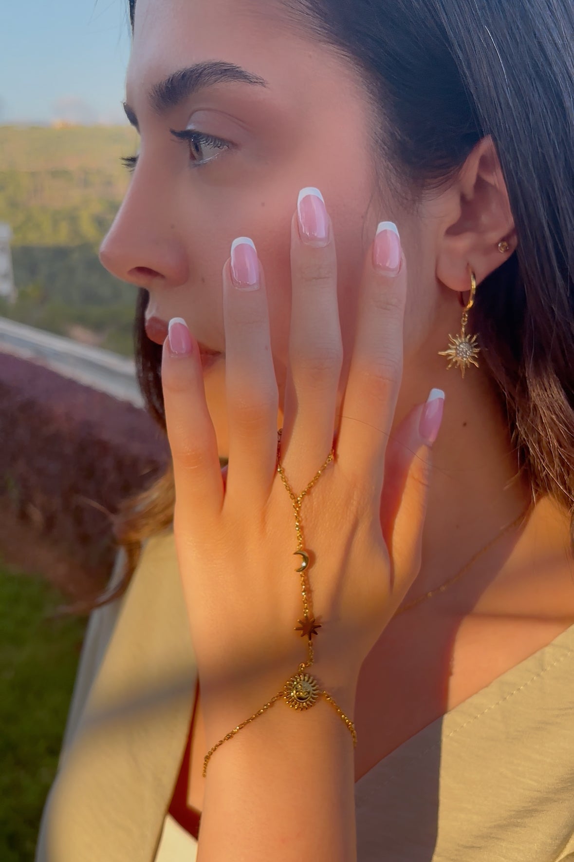 Soluné Hand Chain Bracelet